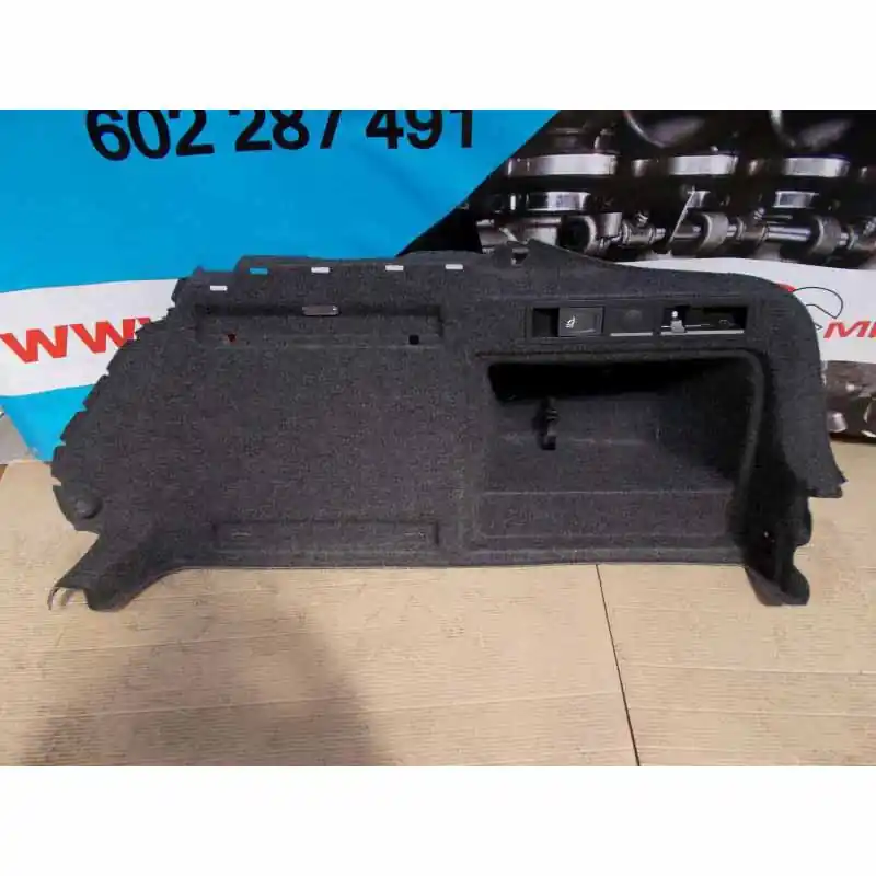 výplň kufru pravá ŠKODA Superb III 3V0 2015- sedan3V5867428S 1BS Ihned K Objednání