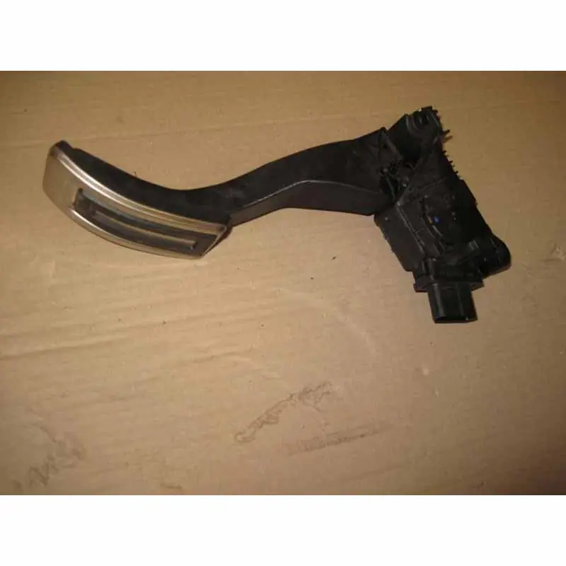 Nejprodávanější plynový pedál ŠKODA Octavia III RS 5E05Q1721503F