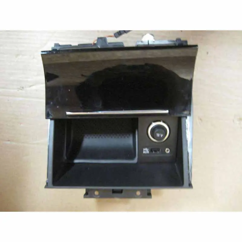 popelník ŠKODA Superb III 3V03V1863077 - lesklý černý Výprodej