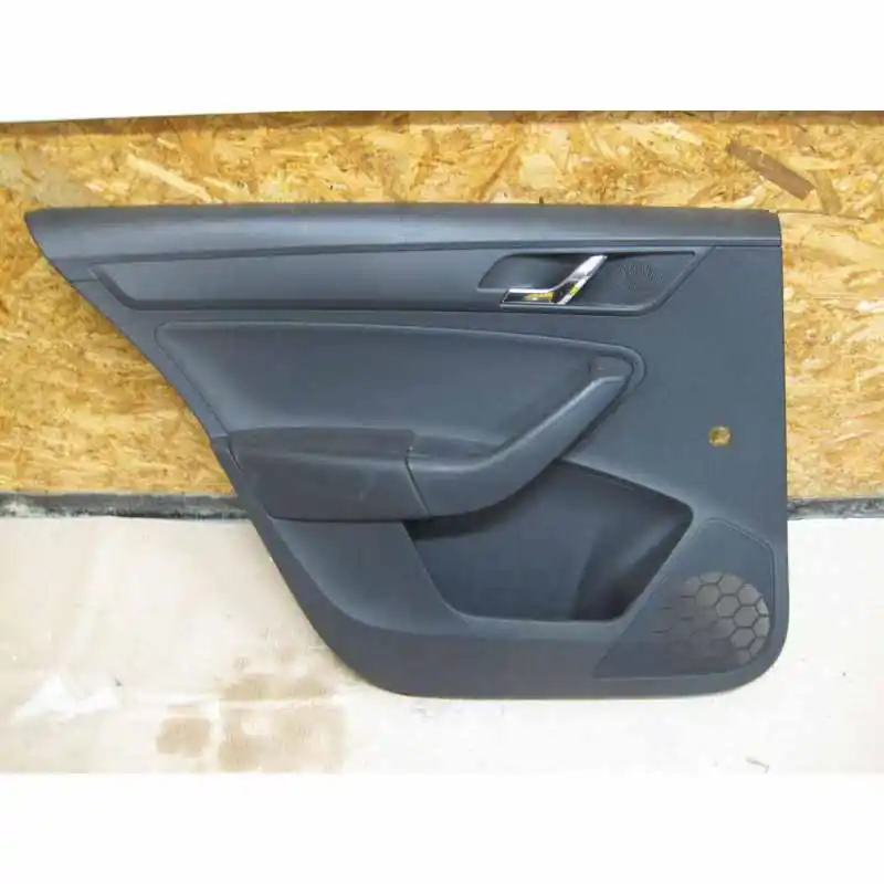 Cenová Bomba tapecírunk dveří levý zadní ŠKODA Rapid 5JA sedan