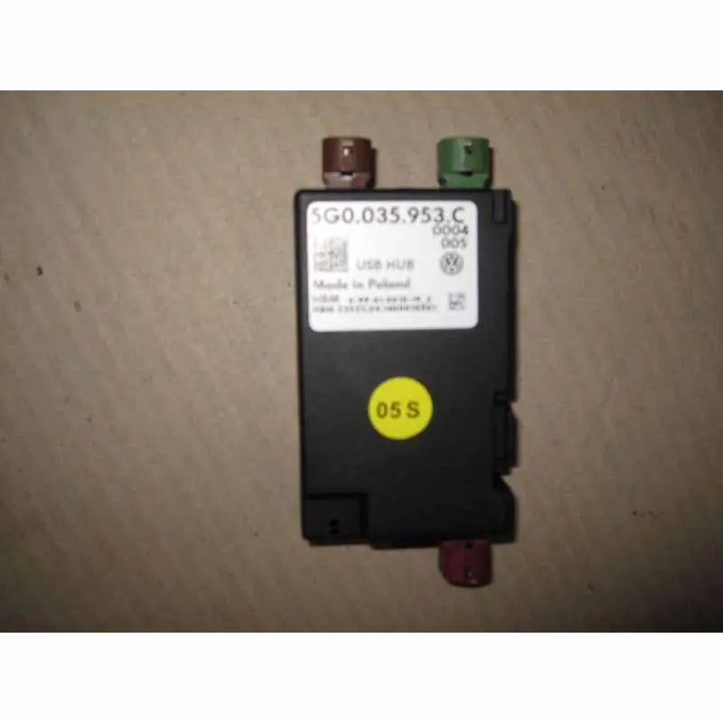 USB rozdělovač VW Passat B8 3G05G0035953C Ověřený