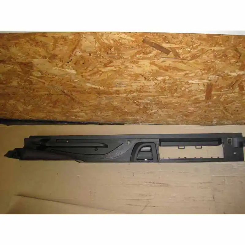 Zlevněný díl dosedací plast kufru pravý VW Passat B8 3G0 3G9 combi3G985883282V