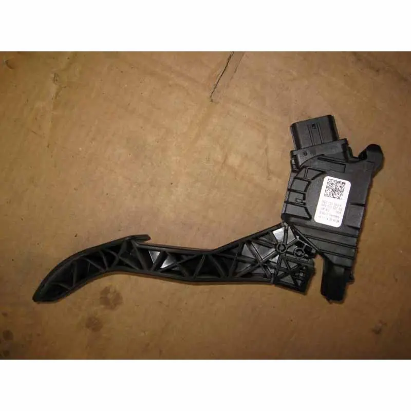 plynový pedál ŠKODA Octavia III 5E0 1,2 TSI5Q1721503H Speciální Cena