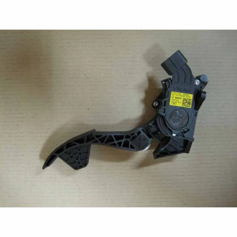 plynový pedál ŠKODA Fabia III 6V06C1723503B Akce