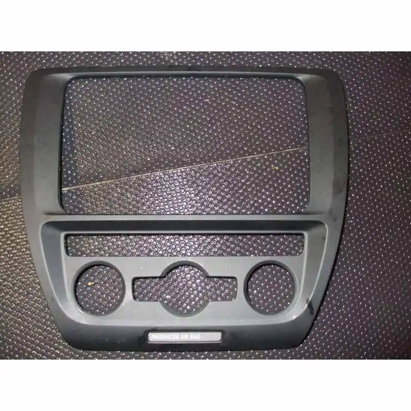 Aktuální rámeček klimatronic VW Jetta 5C5C6858071B