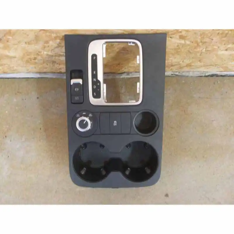 Bezpečná Platba rámeček řadící páky + spínače VW Touareg 7P67P1863216