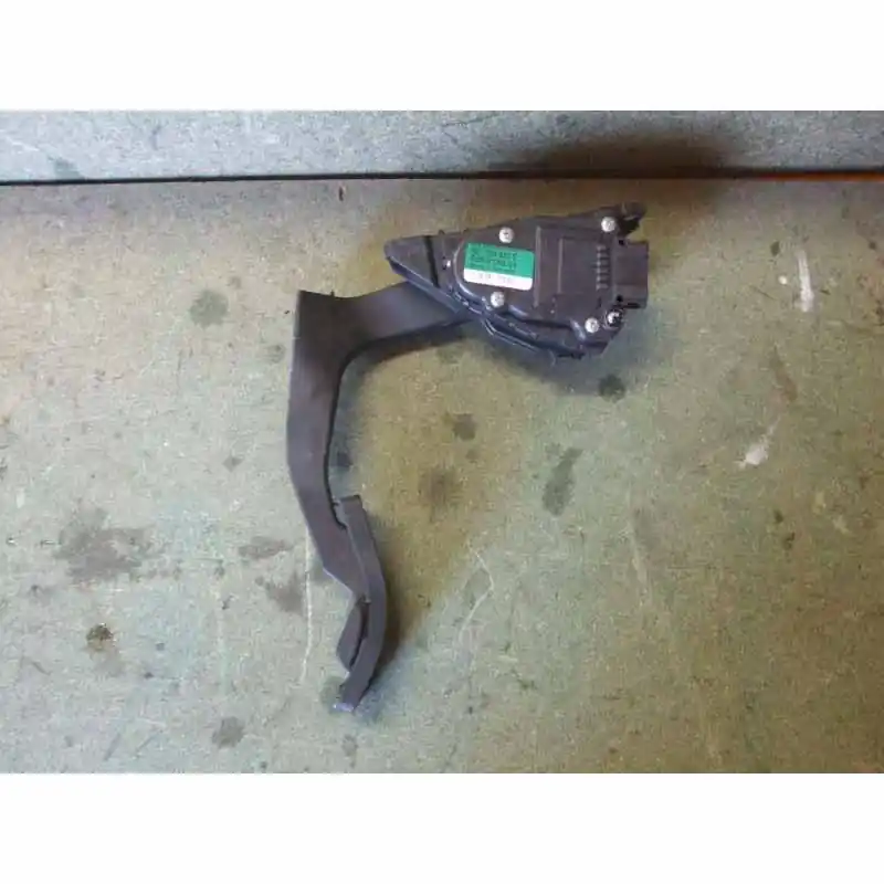 Časově Omezené plynový pedál AUDI A8L 4E0 09 4.2 TDI4E1723523E