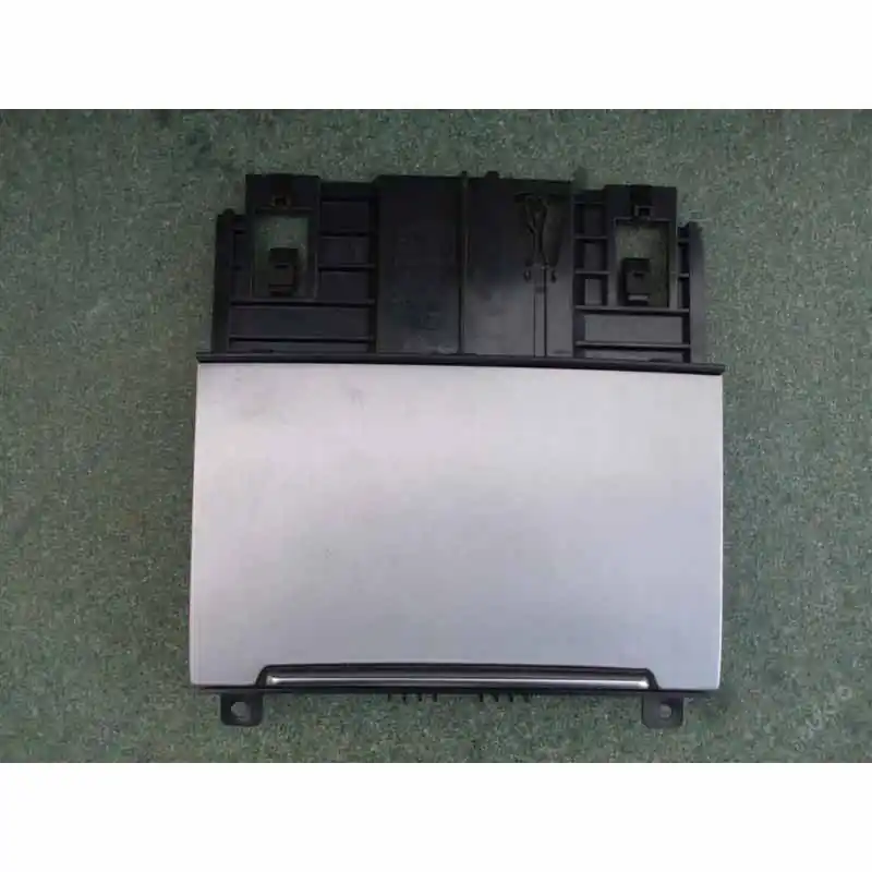 kryt popelníku AUDI A6 011 4G0 Horká Nabídka