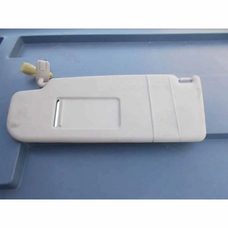 Cenově Výhodný sluneční clona levá VAG3T0857551AXB2