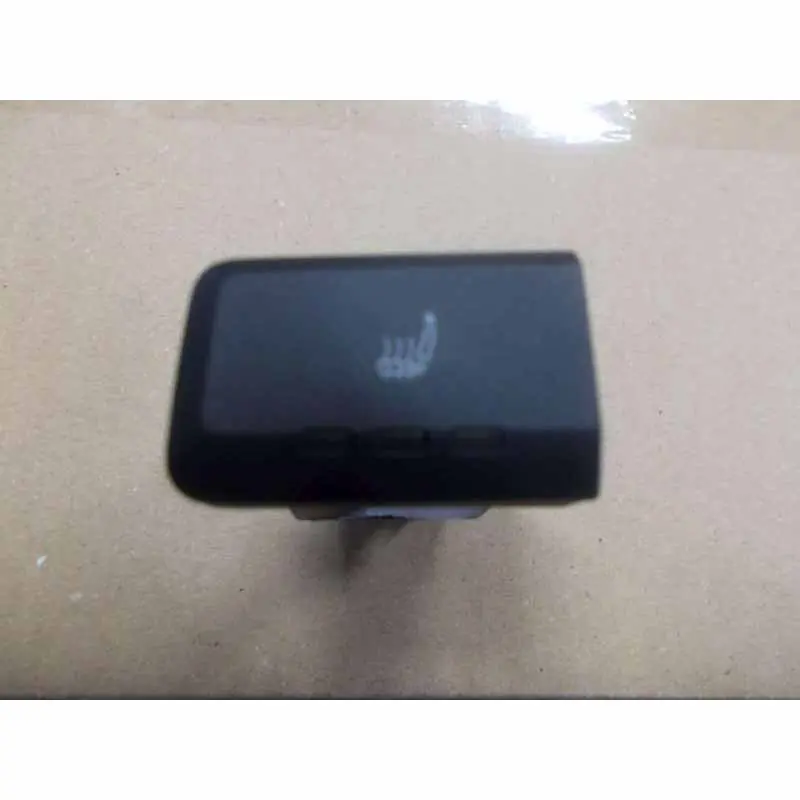 spínač vyhřívání sedadel levý zadní VAG7P6963105A Ověřený