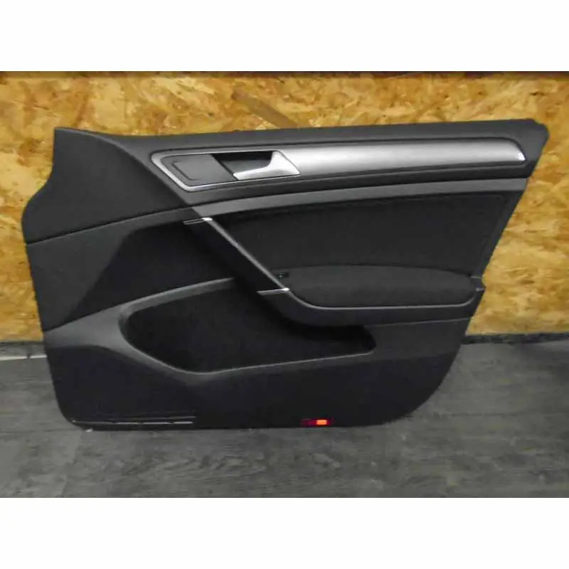 Cenová Bomba tapecírunk dveří pravý přední VW Golf VII 5G0