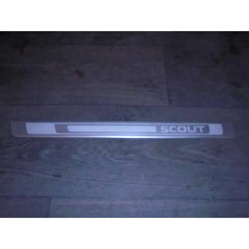 prahová nástupní lišta levá ŠKODA Octavia III lift 5E05E0853813CTQ3 Aktuální