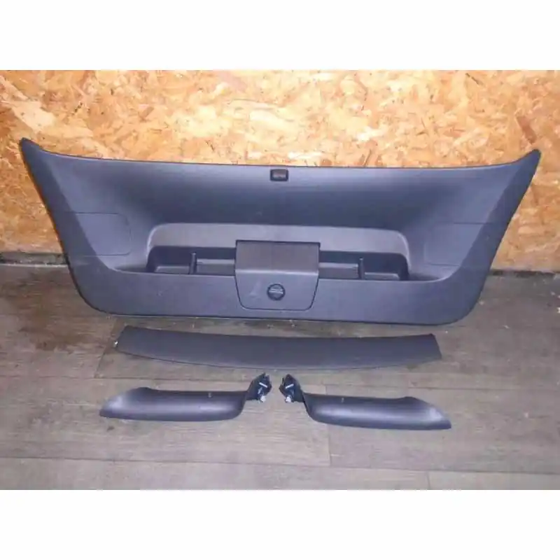 Značkový výplň zadních pátých dveří VW Golf VII 5G0 HB5G6867605E