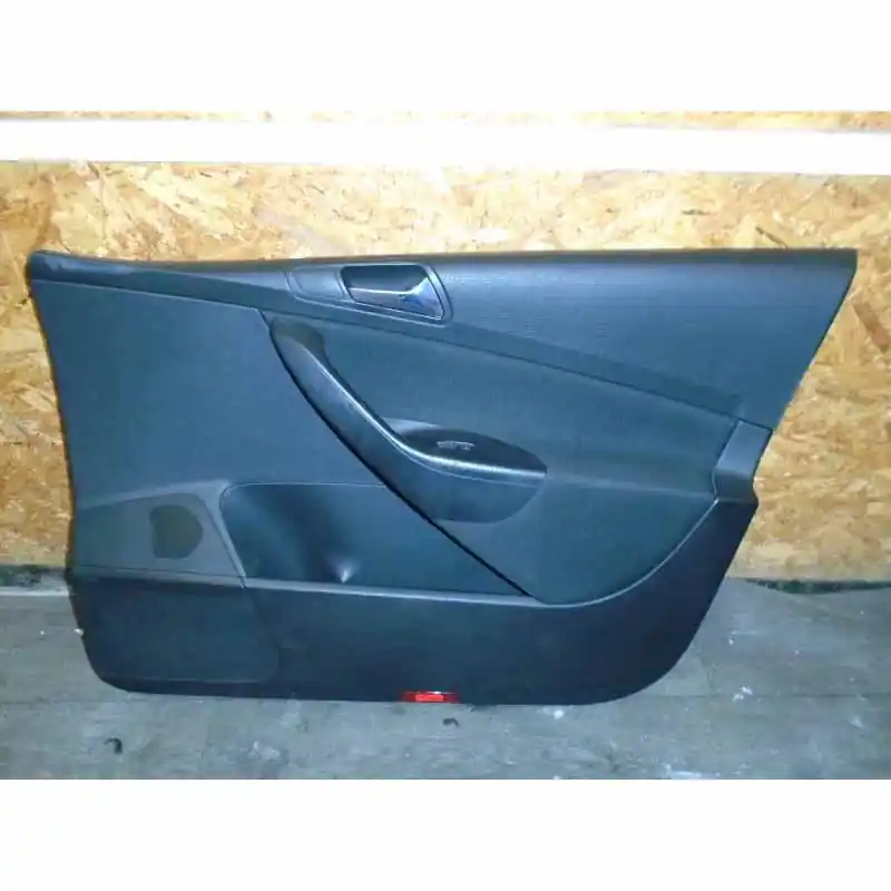 tapecírunk dveří přední pravý VW Passat B6 3C0 Akční Cena