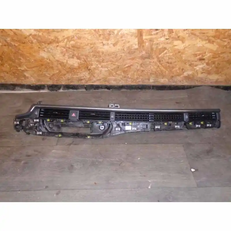 výdechy ventilace středový + pravý AUDI A5 8W6 F58W1820902E6PS Poslední Šance