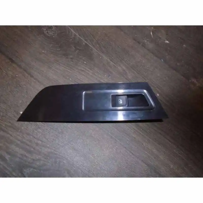 Sezónní Sleva spínač stahování oken pravý přední i zadní ŠKODA Karoq 57A57C867172