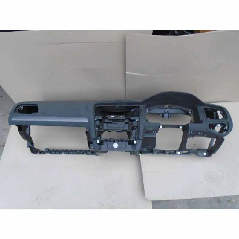 Cenový Hit palubní deska VW Golf VII 5G0 (lift) - anglický model