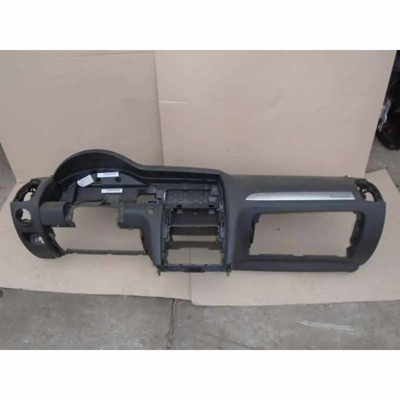 Akční Cena palubní deska AUDI Q7 4L0 2010-154L1857041J4L1857041N24A - poškozená (prasklá)