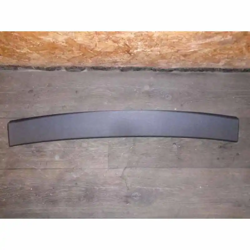 výplň zadních pátých dveří horní středová AUDI Q7 4M04M0867606 Výprodej