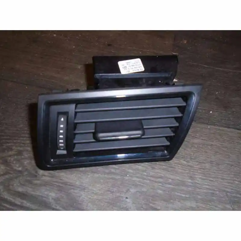 Tovární Cena výdech ventilace levý ŠKODA Rapid 5JA lift5JA819701GJLO