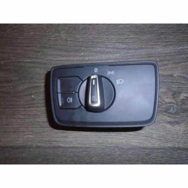 Cenová Bomba spínač světel VW Passat B8 3G03G0941633LICX