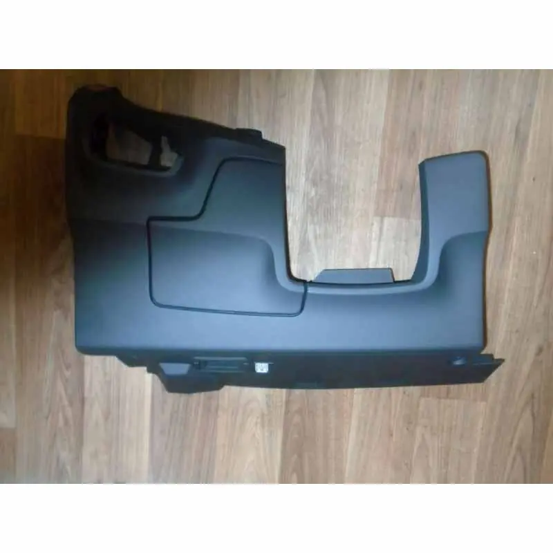 Značkový část palubní desky + kastlík řidiče AUDI Q2 GA81B863075