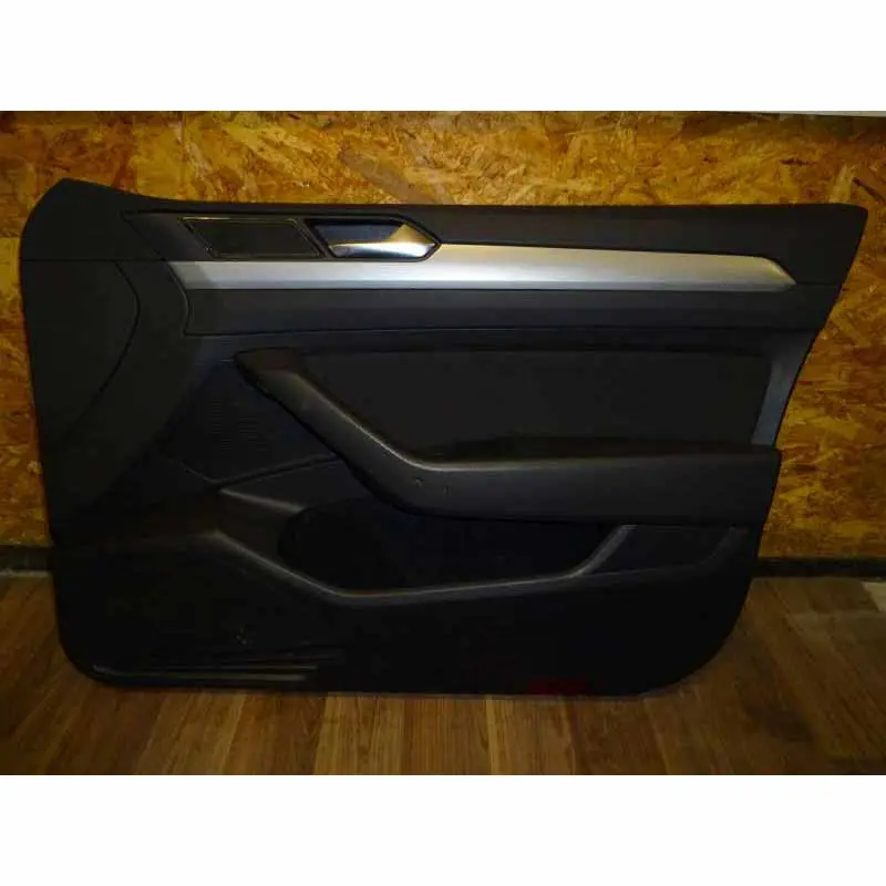 Cenový Hit tapecírunk dveří pravý přední VW Passat B8 3G03G1867012 3G1867012E GRD - lehce poškozený