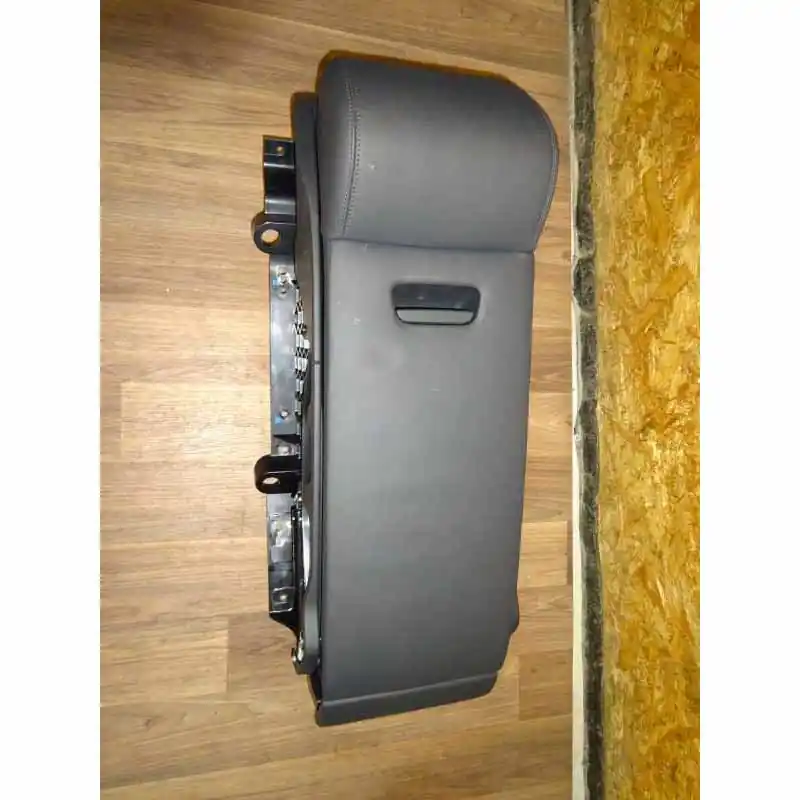 středová opěrka zadních sedadel + loketní opěrka - kožená AUDI A8 4H0 lift Jen Po Omezenou Doba