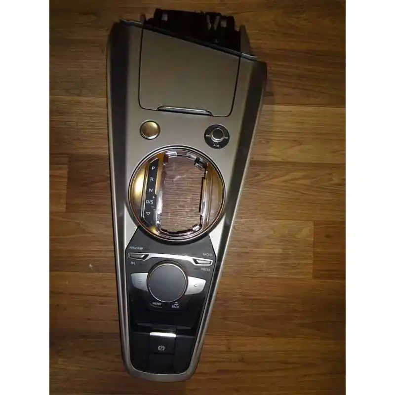 Sleva rámeček řadící páky + popelník + ovládání MMI AUDI TT 8S08S18632764PK8S1864261BLA2