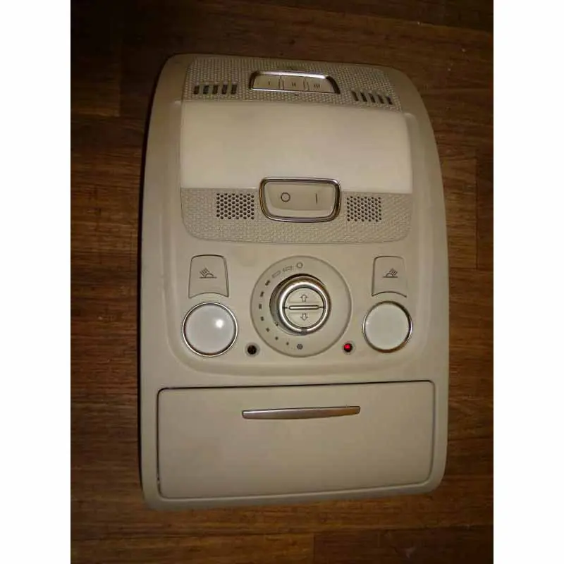 stropní světlo přední + schránka na brýle AUDI Q5 8R08T0947135H13U Ověřený