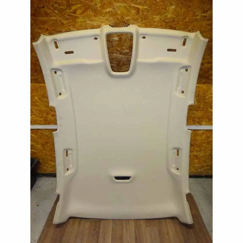 stropnice AUDI A4 8W0 sedan8W5867506B8W5867505BRK6 - lehce poškozená Super Cena