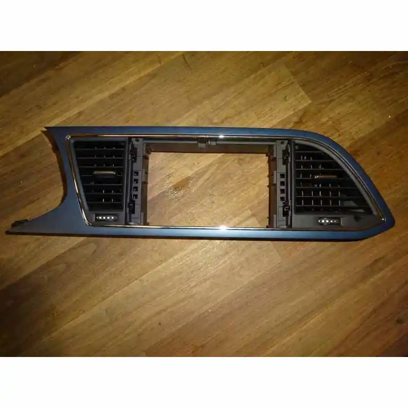 výdechy ventilace střed + dekorace palubní desky SEAT Leon 5F05F1819110D Víkendová Akce