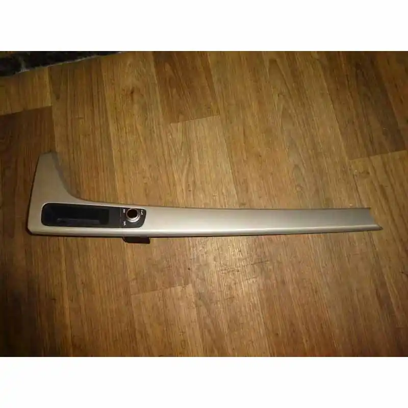 dekorace středového tunelu - lišta + spínače AUDI A4 8W08W1863969R NP5 - poškrábaný Nízká Cena