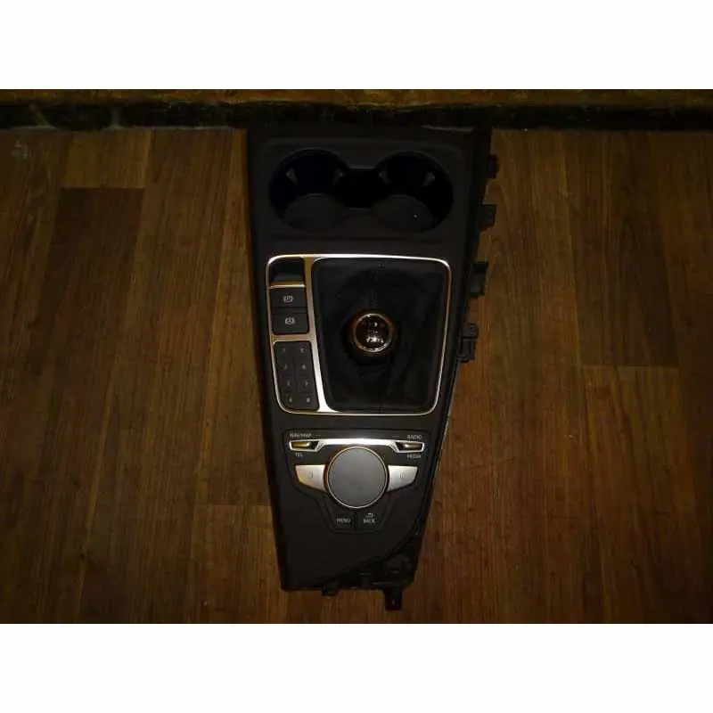 Akční Cena manžeta řadící páky + ovládání MMI AUDI A4 8W08W1864261D - lehce poškozená