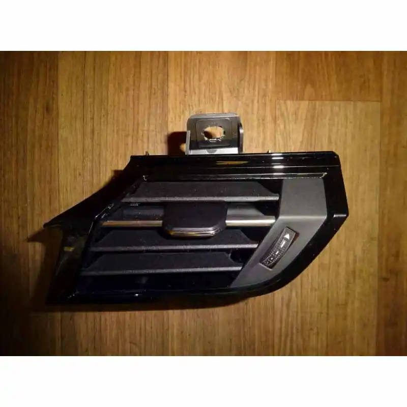 výdech ventilace levý AUDI Q3 83A83B8209016PS Značkový