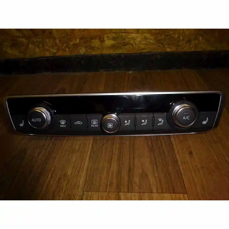 klimatronic AUDI Q3 83A83A820043AIMJ Tovární Cena