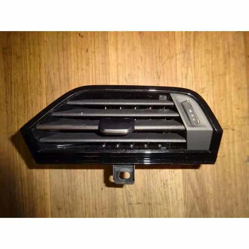 Dokud Zásoby Vydrží výdech ventilace pravý AUDI Q3 83A83B8209026PS