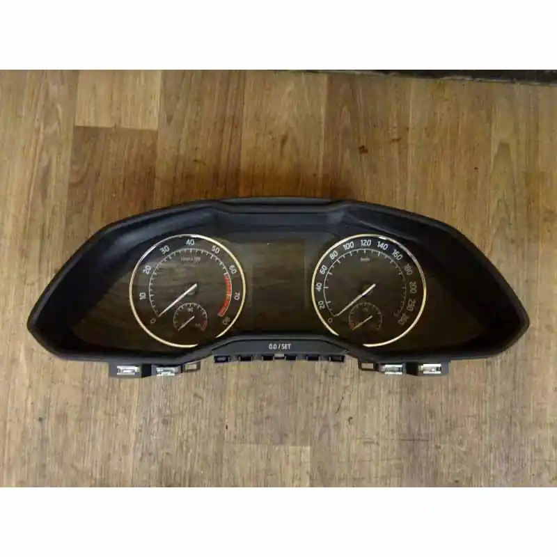 Poslední Šance přístroje ŠKODA Superb III 3V0 1,4 TSi3V0920740