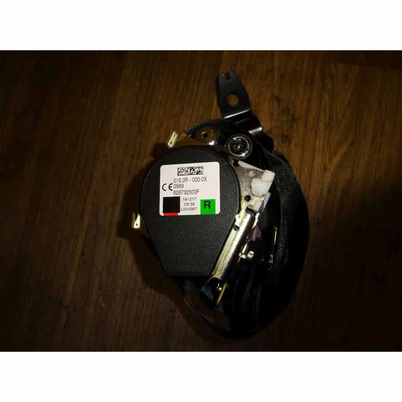 Kup Teď bezpečnostní pás přední pravý ŠKODA Fabia III 6V06V0857702A