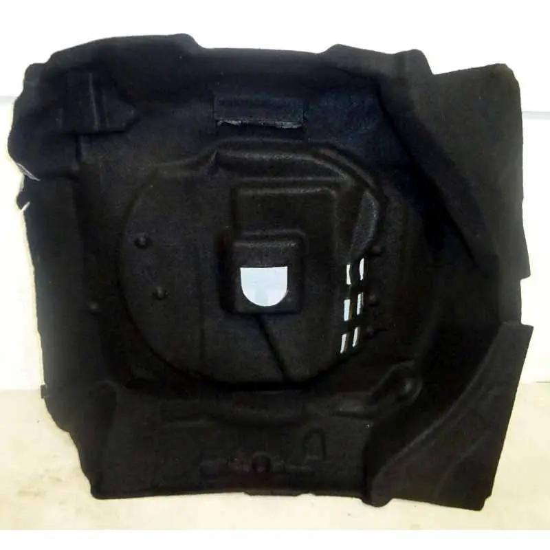 koberec/vana do kufru AUDI A8 4N04N0863544A Zlevněný