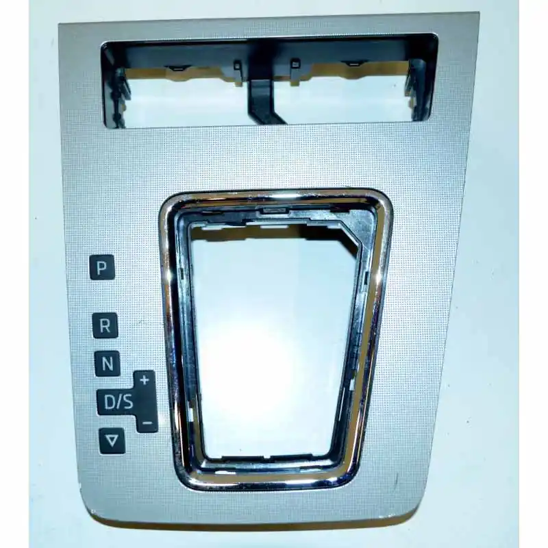 rámeček řadící páky DSG ŠKODA Octavia III 5E05E1713203LQI5 - poškrábaný Nízká Cena