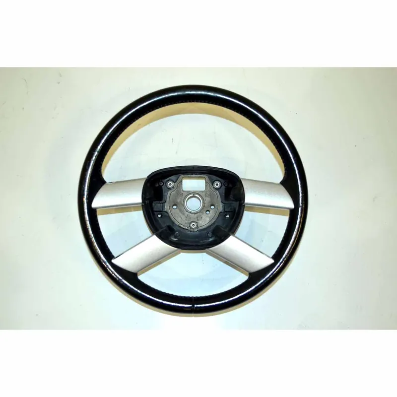 Aktuální volant VW Polo 9N6Q0419091H6Q0419091M - lehce poškozený