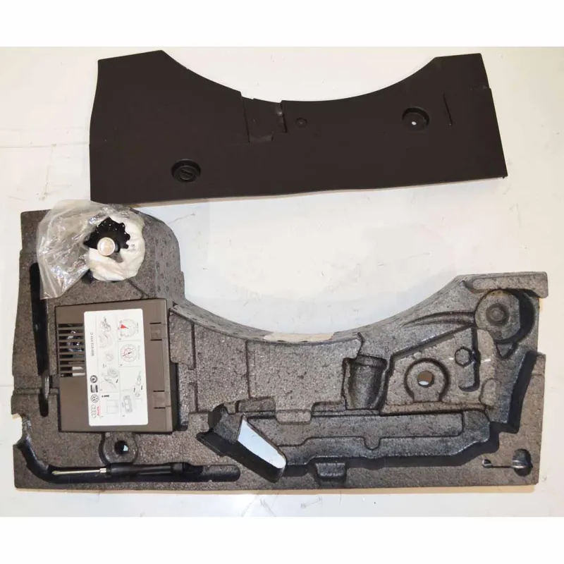 Vrácení Zdarma příslušenství do kufru + vzduchový kompresor VW Passat B7 3AA3C5012115F8P0012615A