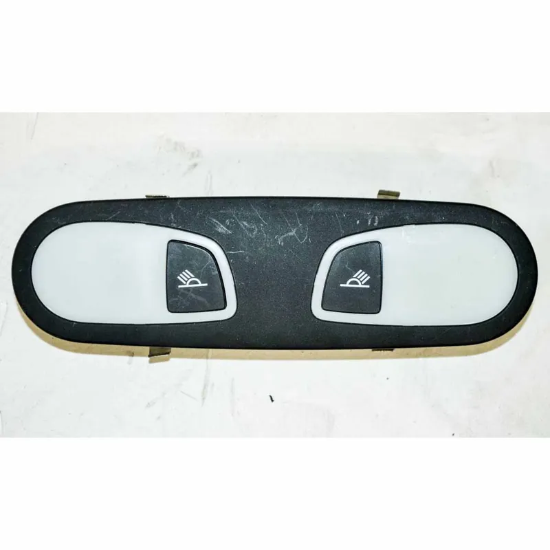 stropní světlo zadní AUDI A6 4G0 (lift)4G0947111HV4 - lehce poškrábané Vrácení Zdarma