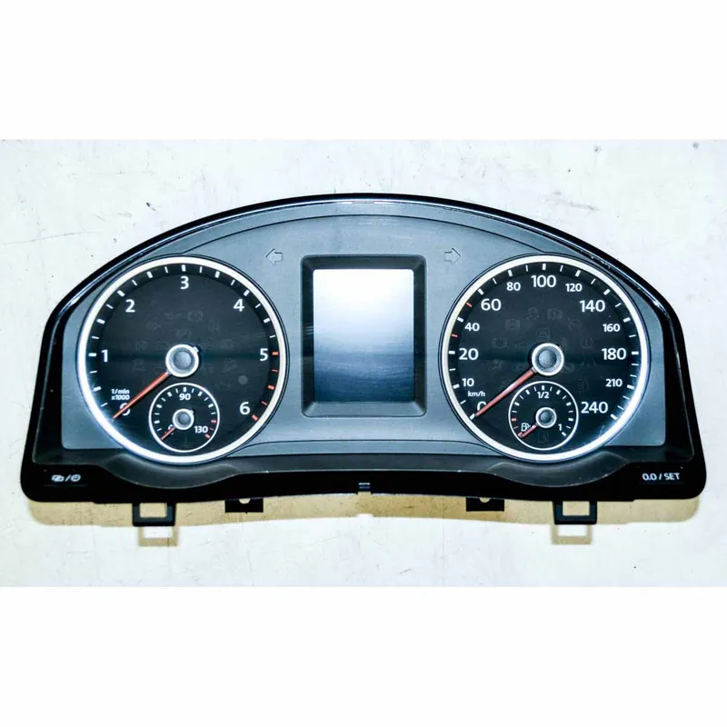 Cenově Výhodný přístroje VW Tiguan 5N0 lift 2,0 TDi5N0920883A - lehce poškozené sklo