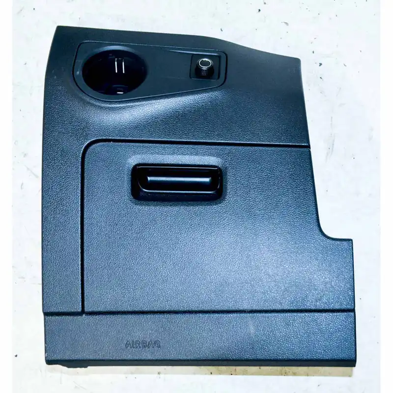 Víkendová Akce část palubní desky + kastlík řidiče VW Tiguan Allspace 5NN5NN85836582V