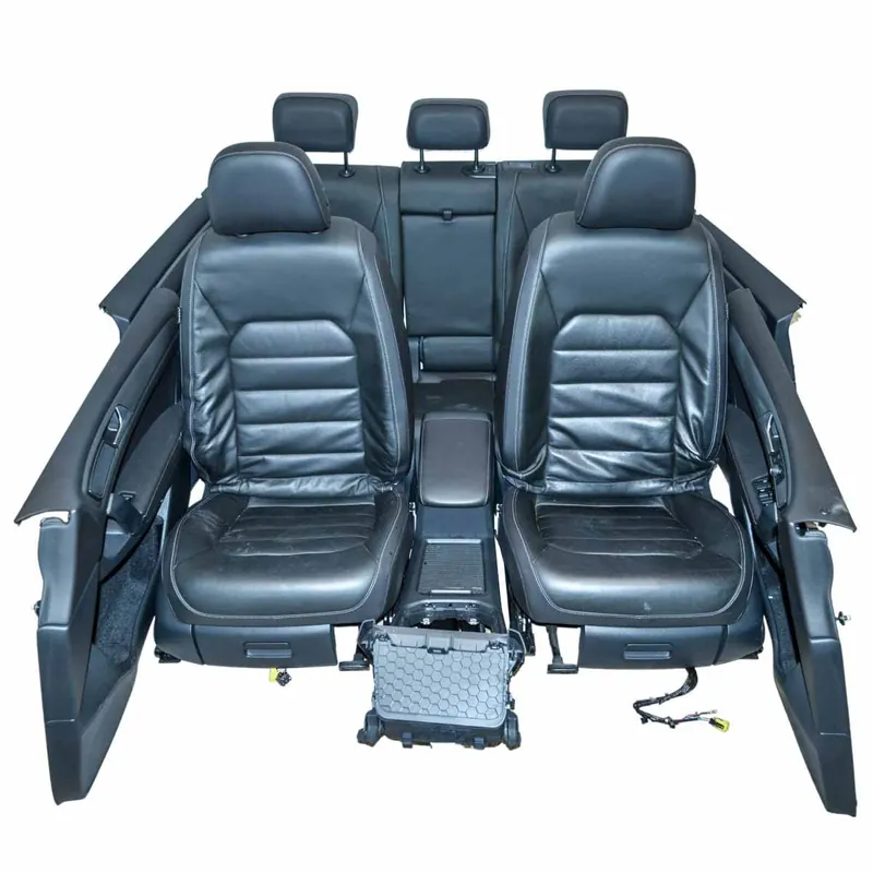 Víkendová Akce interiér - kůže, přední výhřev VW Golf Sportsvan 510