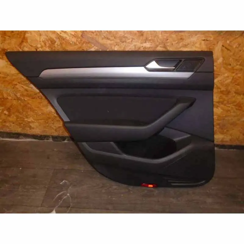 tapecírunk dveří zadní levý VW Passat B8 3G0 combi3G9867211ACHQB - lehce poškozený Výhodná Nabídka